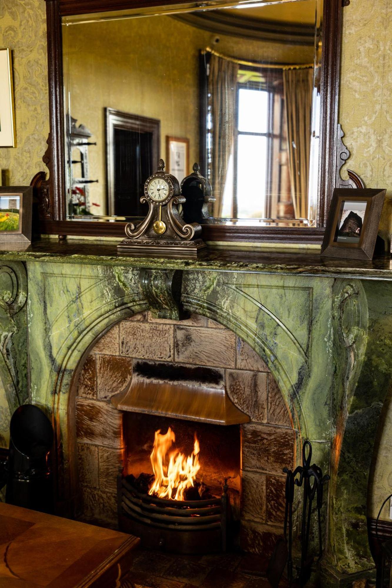 Ballinalacken Castle Country House Hotel Дулин Экстерьер фото
